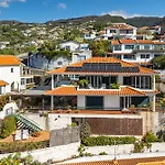 Villa Bom Sucesso With Jacuzzi By Holiday Rental Madeira