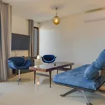 Carlos Apartment