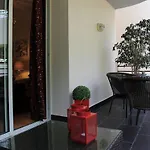 Palms Palace Apartment