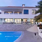 Sky Villa By An Island Apart