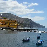 Top Floor With Balcony In Funchal