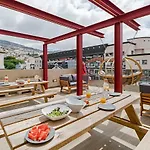 Drapes Design Apartments By An Island Apart