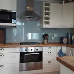 Peaceful Top Floor Apt W Balconies - Cambridge Right - Ac