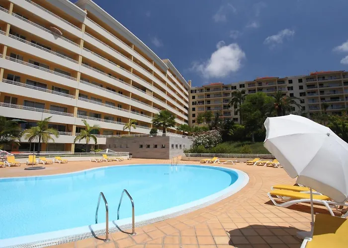 One Bedroom Holiday Apartment With Balcony And Pool