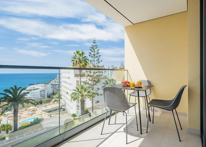 Apartment With Ocean View And Parking