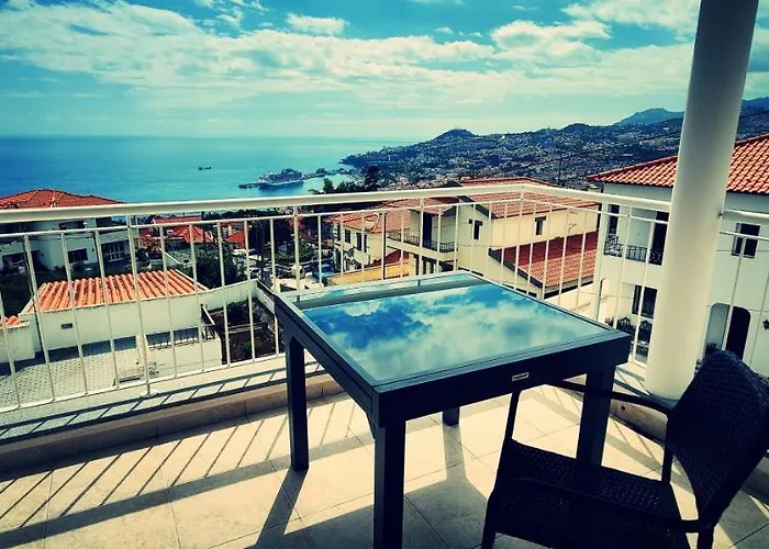 Villa Madeira Mit Blick Auf Den Hafen