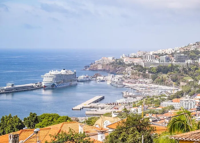 Uptown Sea View By Madeira Sun Travel