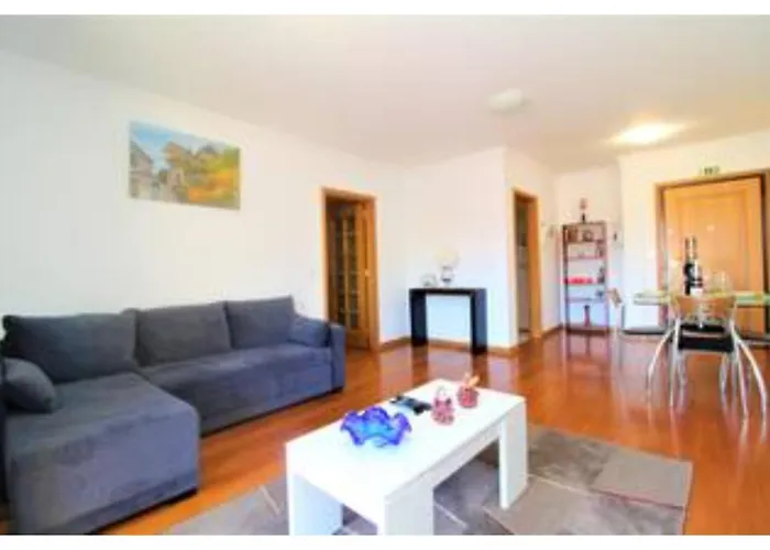 Yellow Apartment T1
