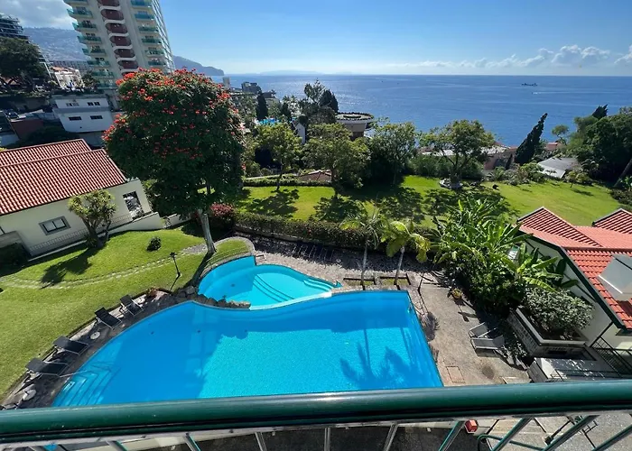 Luxury Oceanfront At Reid\'S Gardens