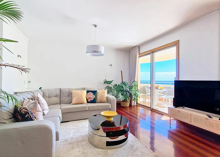 Glorious Apartment By Lovelystay