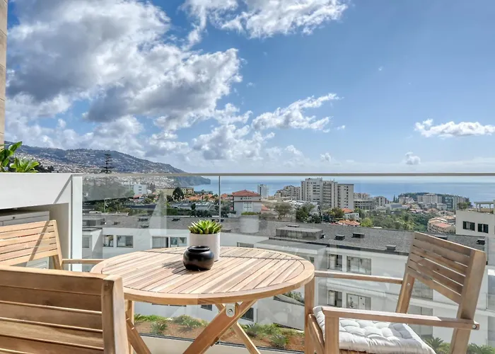 The Place By Nicolene, A Home In Madeira