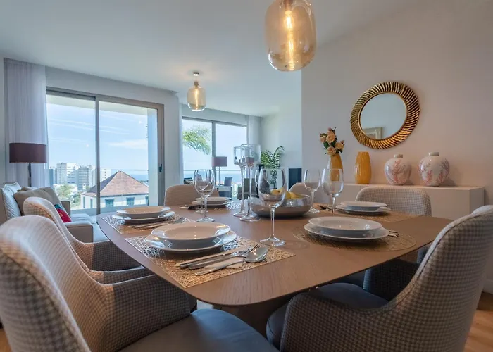 The Queen Apartment
