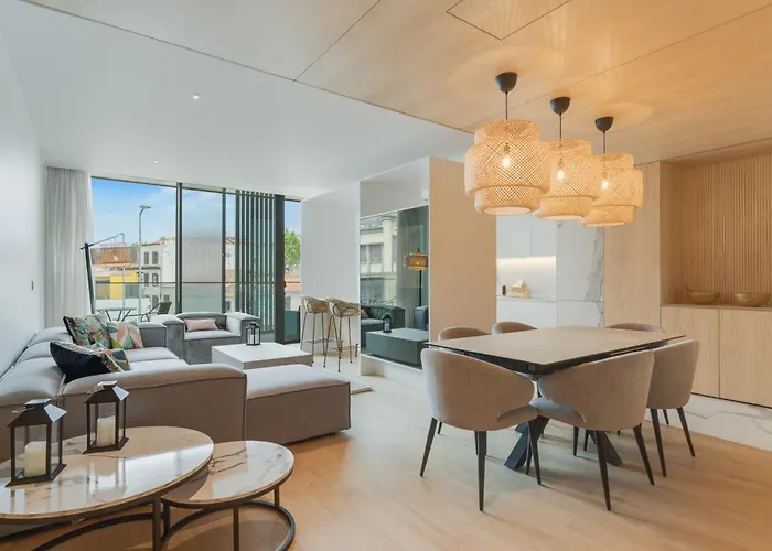 Chic Two-Bedroom En Suite In Central Town - Savoy Residence