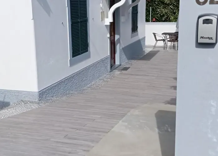Bus Stop House 82