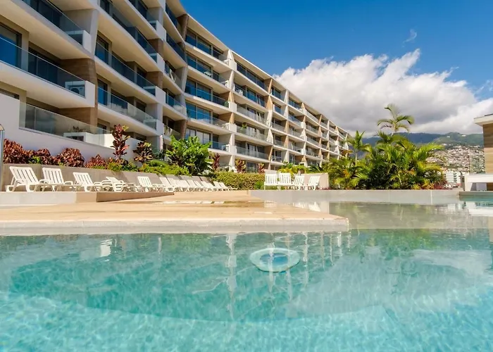 Guestready - Elegant Madeira Retreat