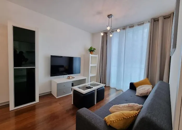 Funchal Centrum - La Vie Apartment With Parking!