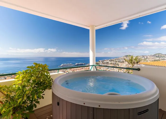 Villa Bom Sucesso With Jacuzzi By Holiday Rental Madeira