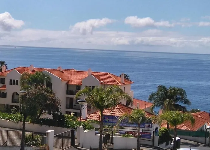 Ocean Cliff Retreat-Between Natural Pools & Praia Formosa