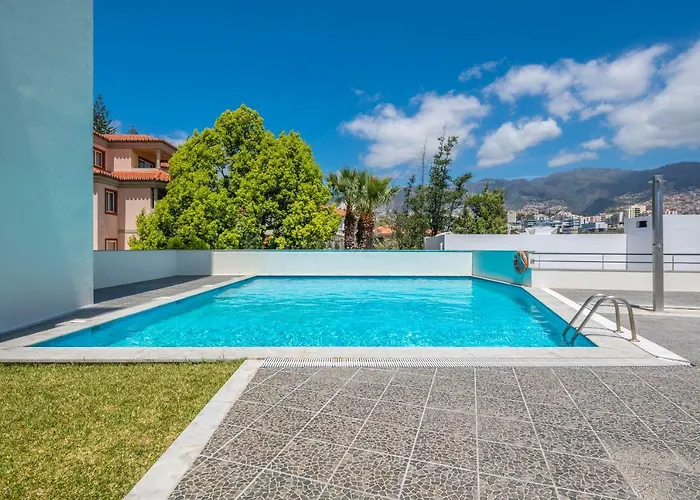 Miramar Apartment With Pool By Hr Madeira