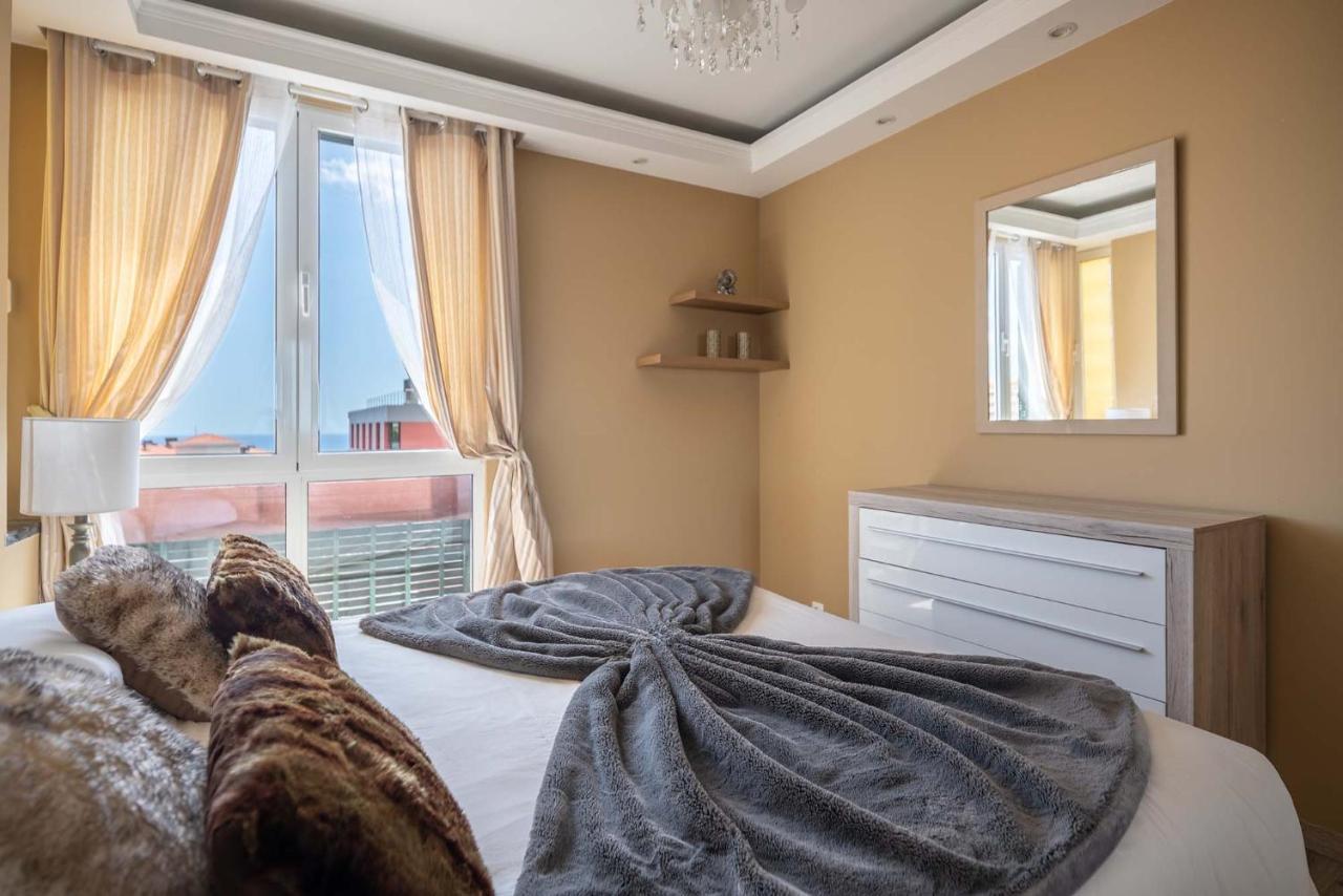 Atlantic Pearl America By Hr Madeira * Funchal (Madeira)