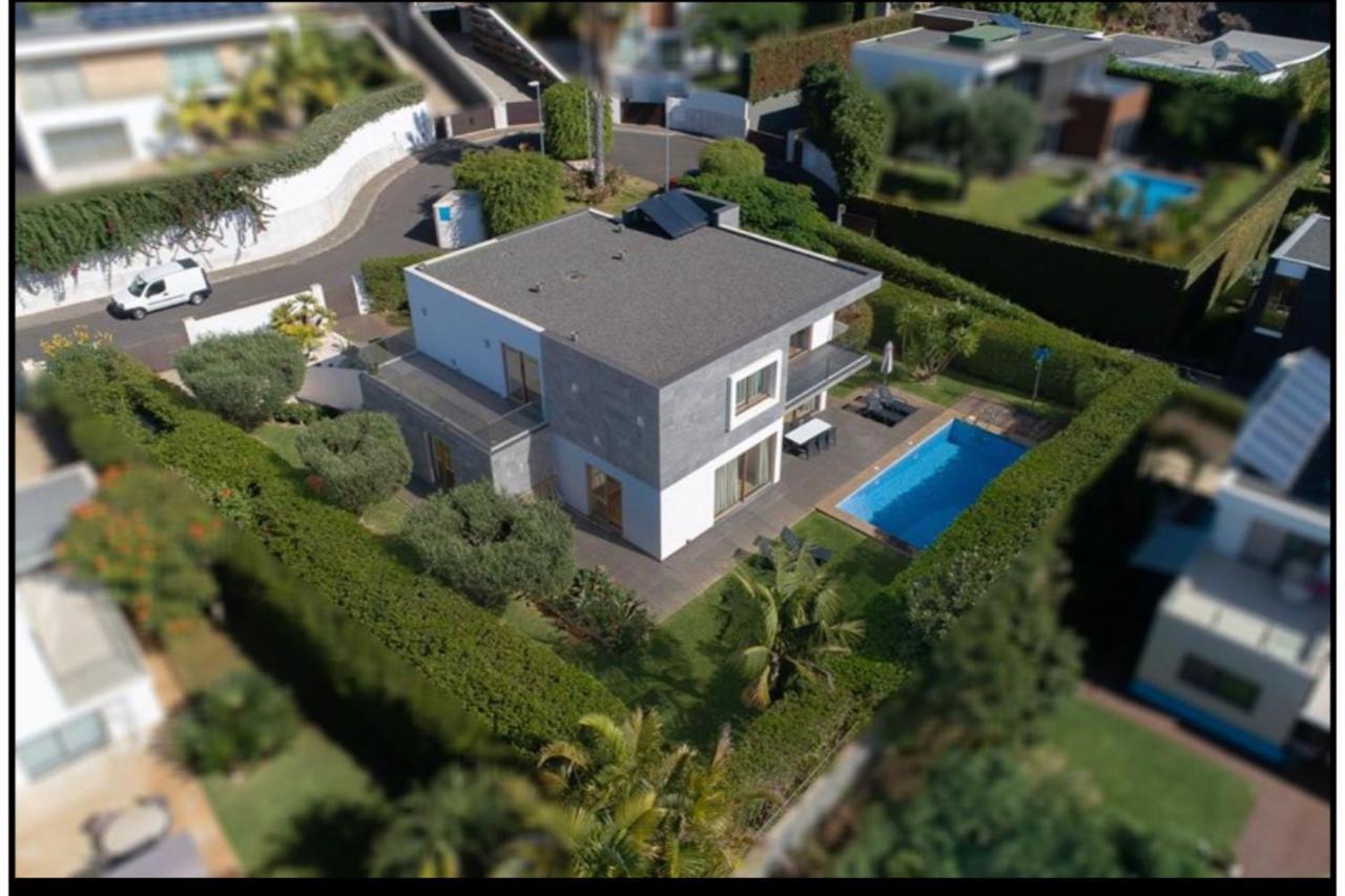 Villa Victoria With Private Heated Pool