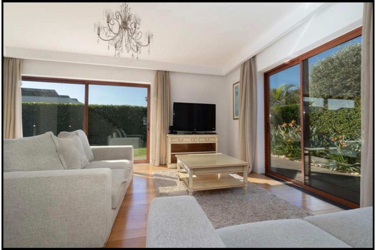 Victoria With Private Heated Pool