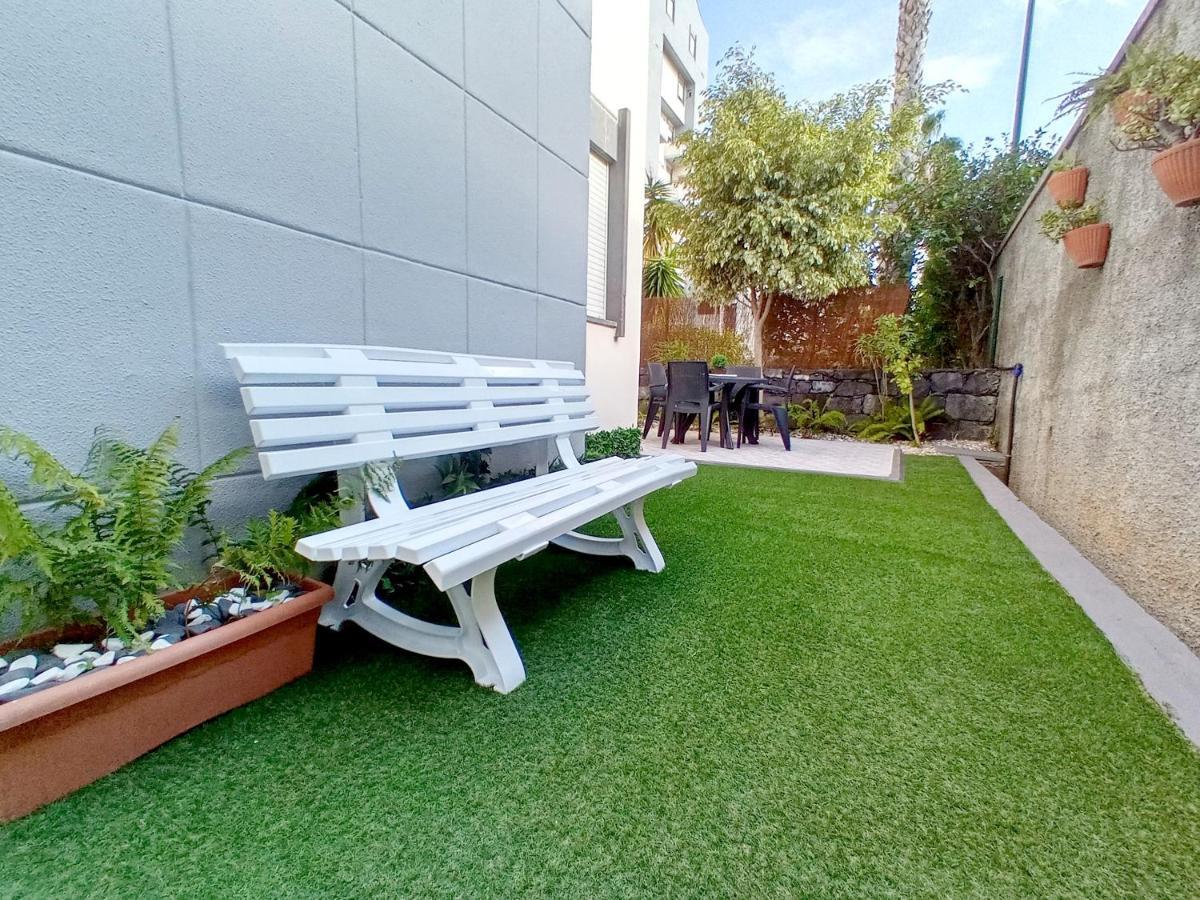 Garden's Apartment *