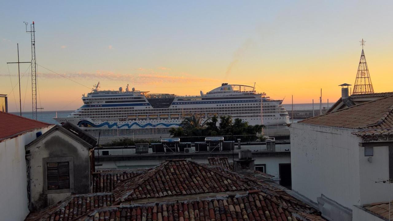 In 3s * Funchal (Madeira)