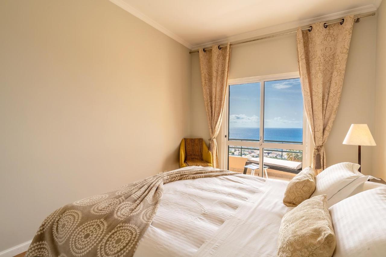 Stylish With Balcony And Amazing Views Over And The Sea * Funchal (Madeira)