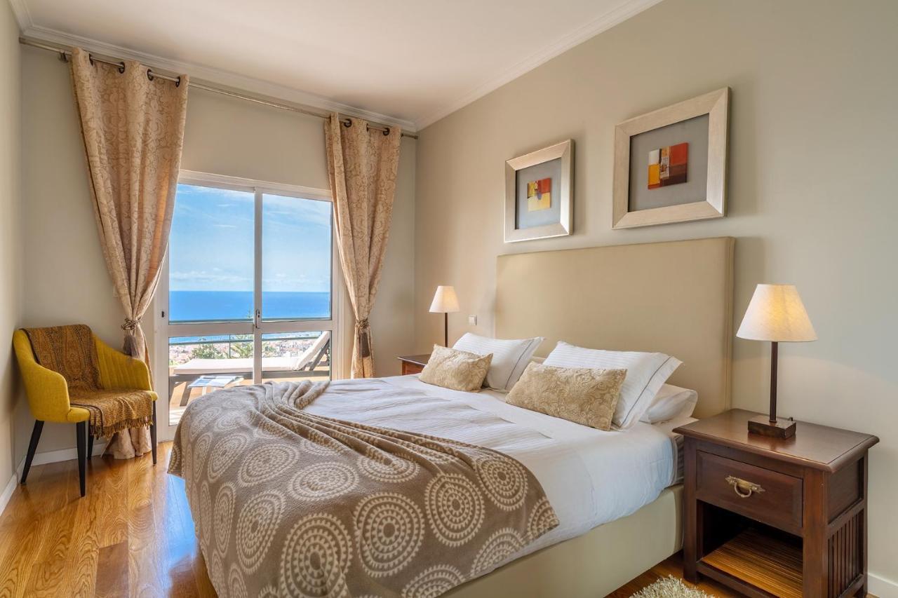 Stylish With Balcony And Amazing Views Over And The Sea Apartment Funchal (Madeira)