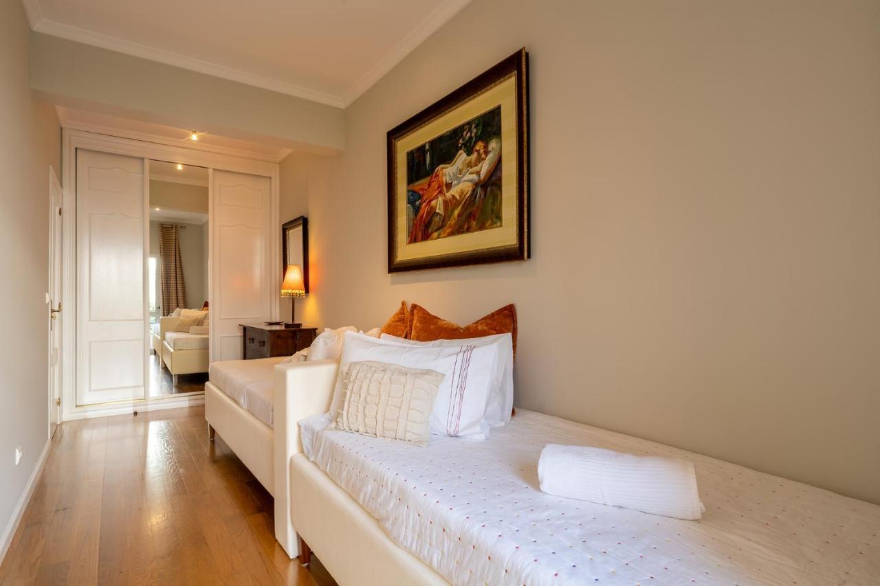 Stylish With Balcony And Amazing Views Over And The Sea Apartment