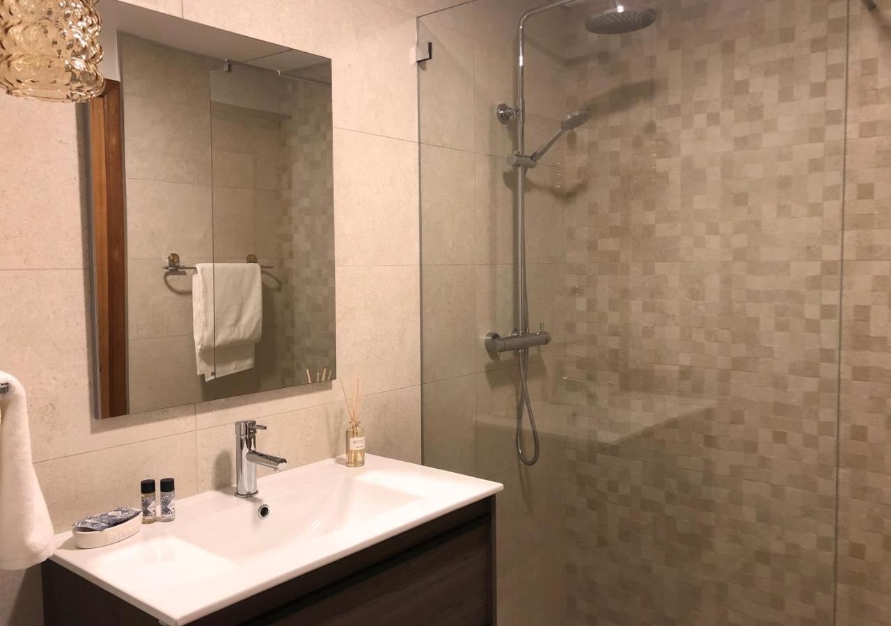 Dona I House - In With Free Parking *