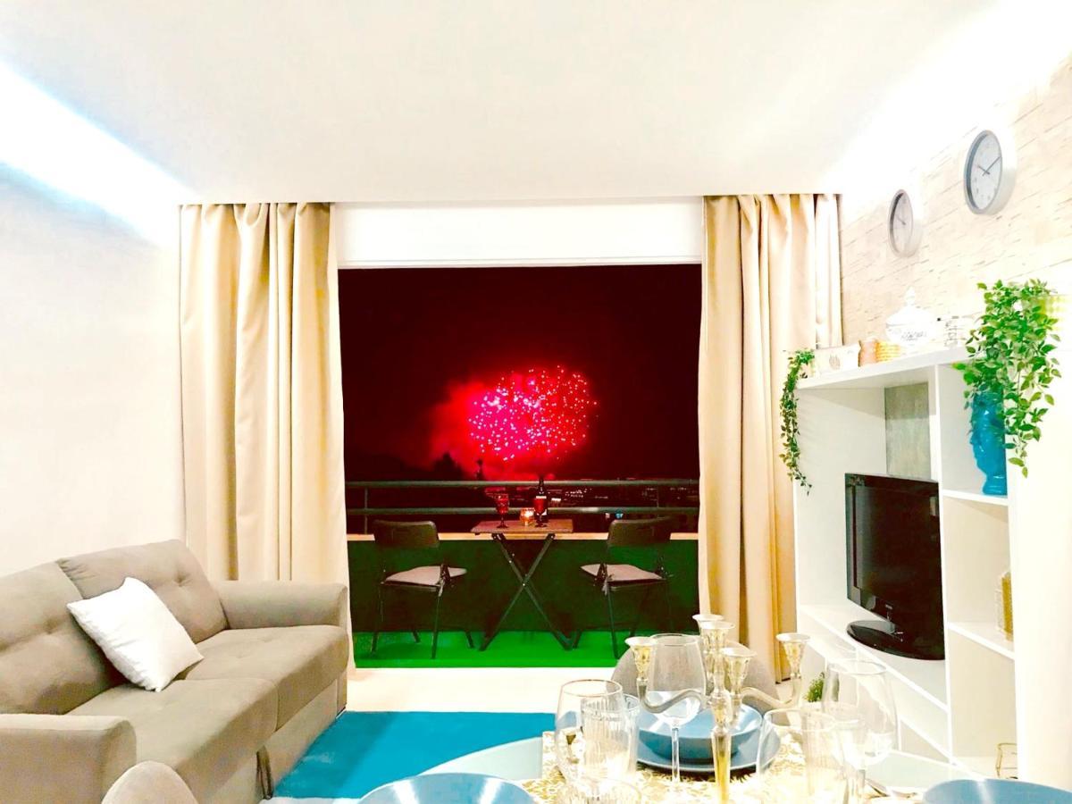 Charming In With Sea And Mountain View 70 M²