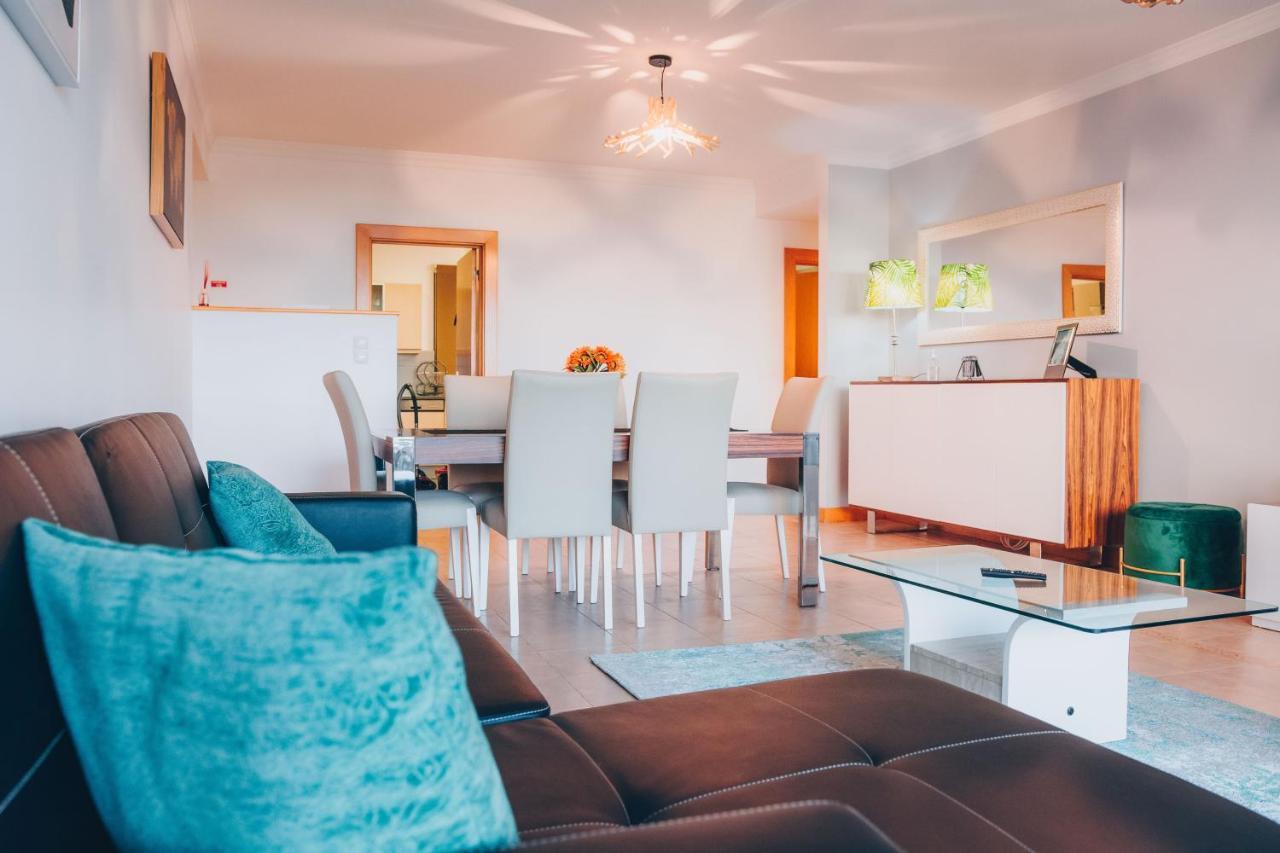 Apartment 5 Bedrooms In Privileged Area With Ocean View *