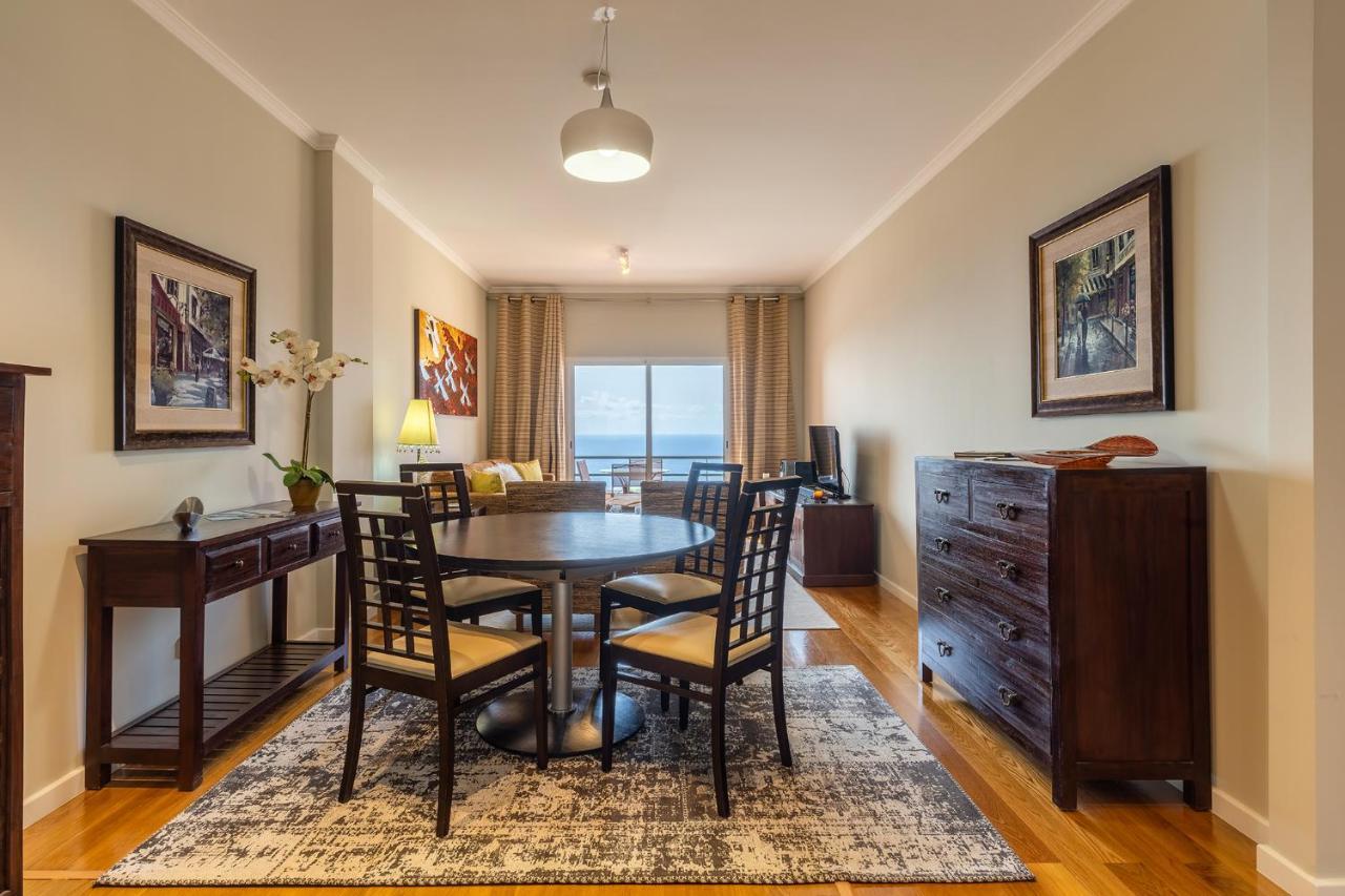 Stylish With Balcony And Amazing Views Over And The Sea * Funchal (Madeira)