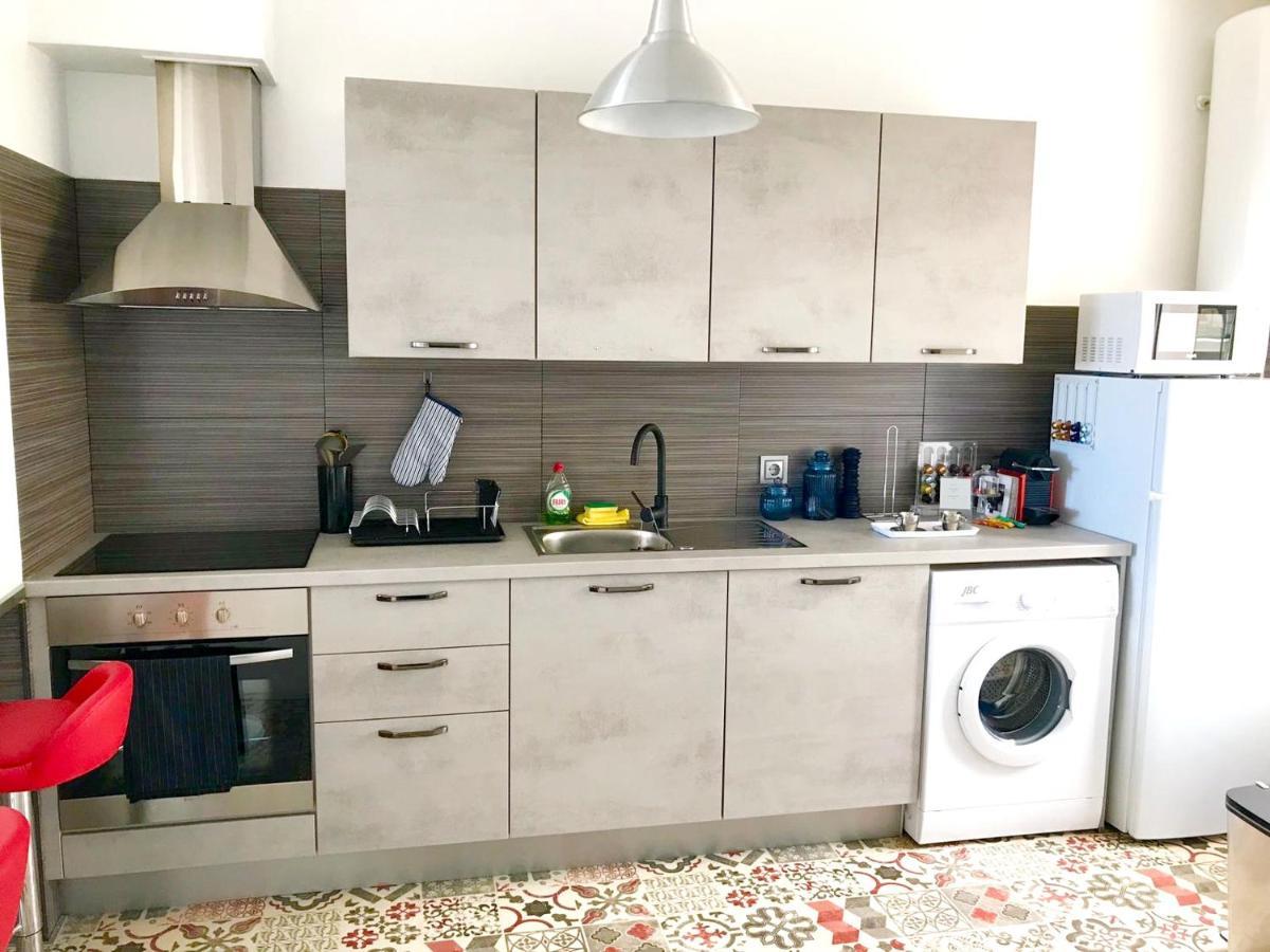 Charming In With Sea And Mountain View 70 M² Apartamento *