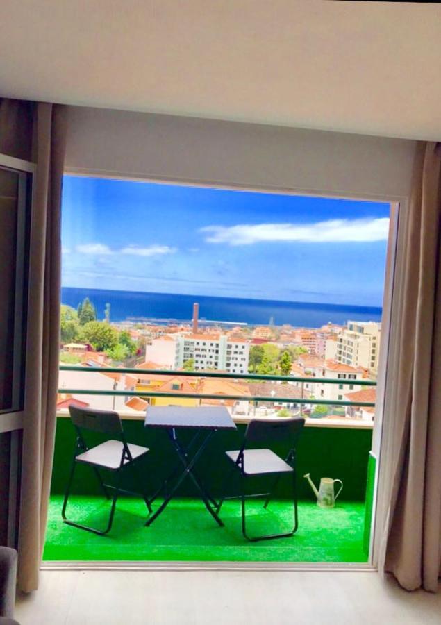 Charming In With Sea And Mountain View 70 M² Apartamento *