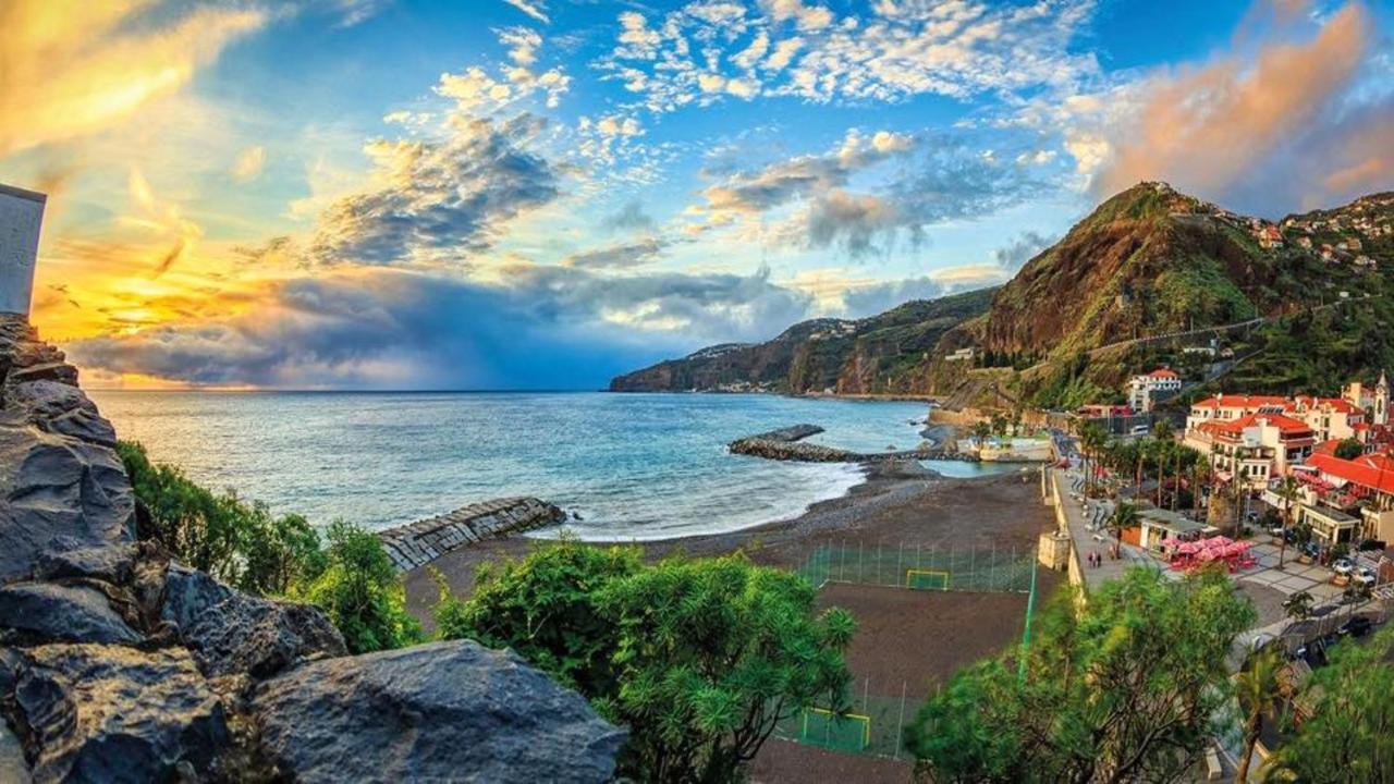 Apartamento Charming In With Sea And Mountain View 70 M²
