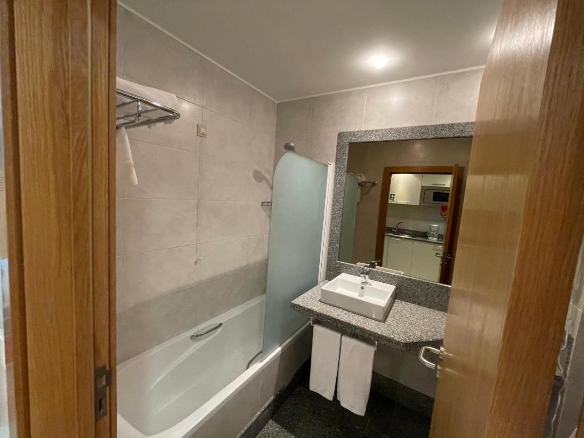 Dfm Happy Days Aparthotel Funchal (Madeira)
