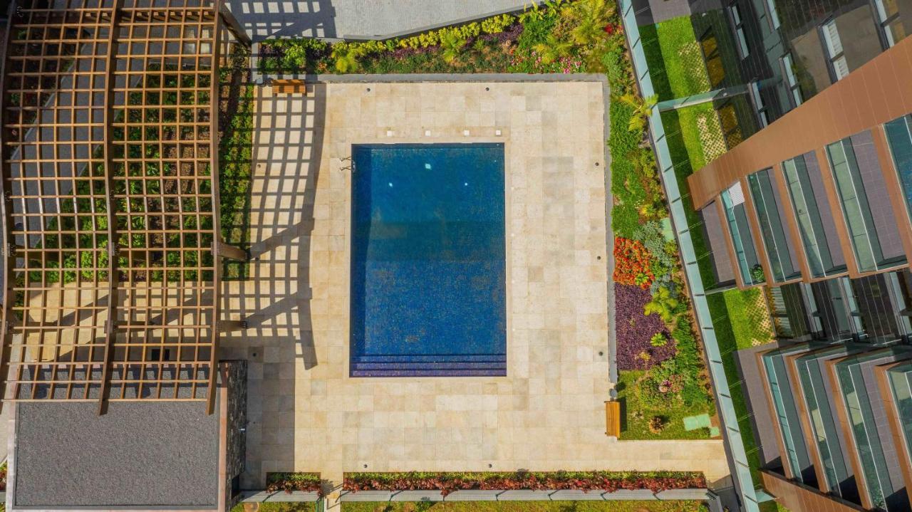 Modern 2 Bedroom Flat In Condo With Swimming Pool *