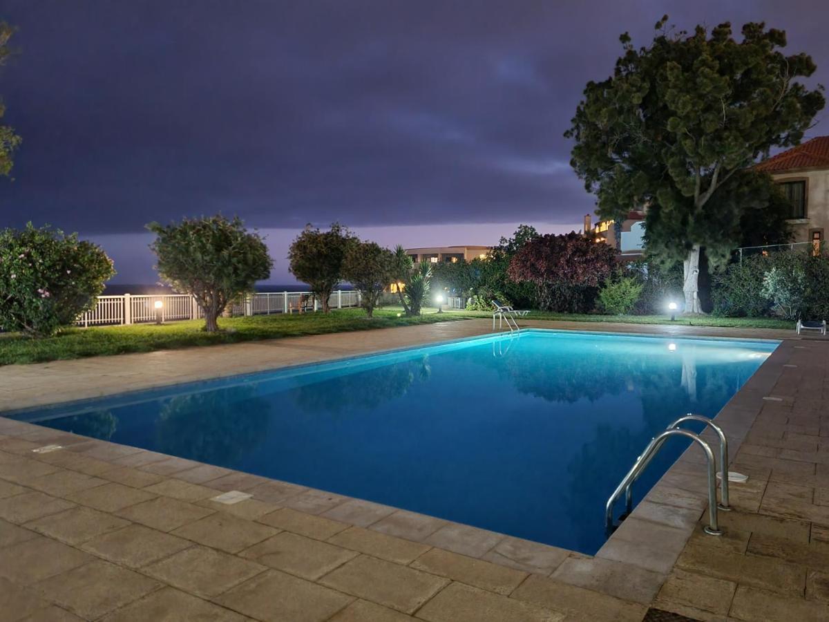 Apartment Hear The Ocean!