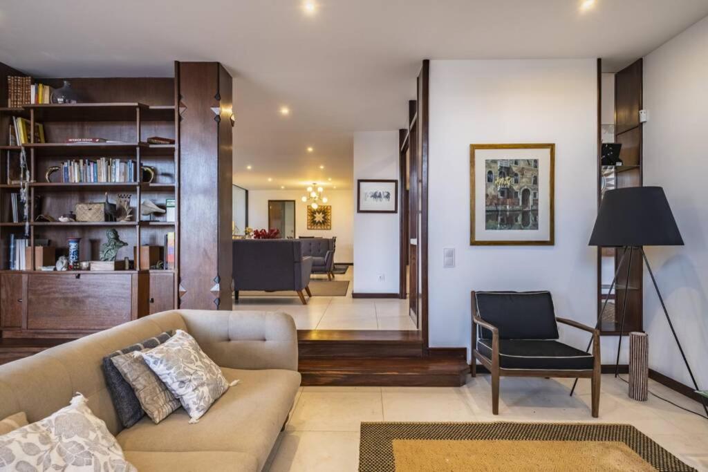 Villa Charming Villa, Spacious, Beautiful Views!