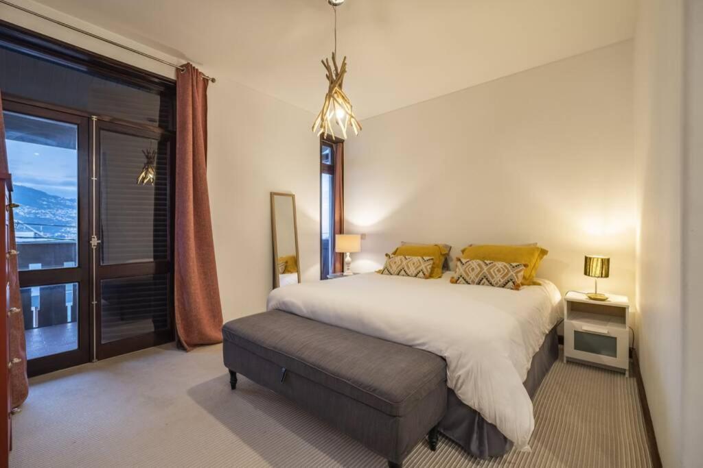 Villa Charming Villa, Spacious, Beautiful Views!