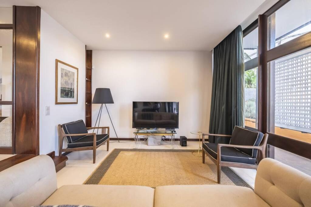 Charming Villa, Spacious, Beautiful Views! Villa