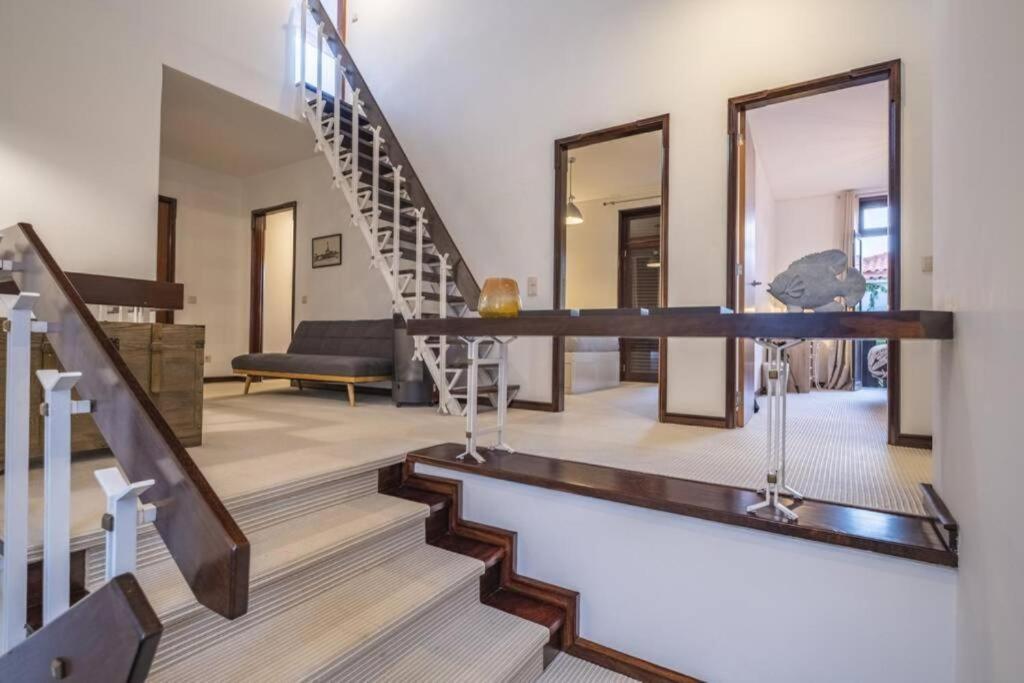 Villa Charming Villa, Spacious, Beautiful Views!