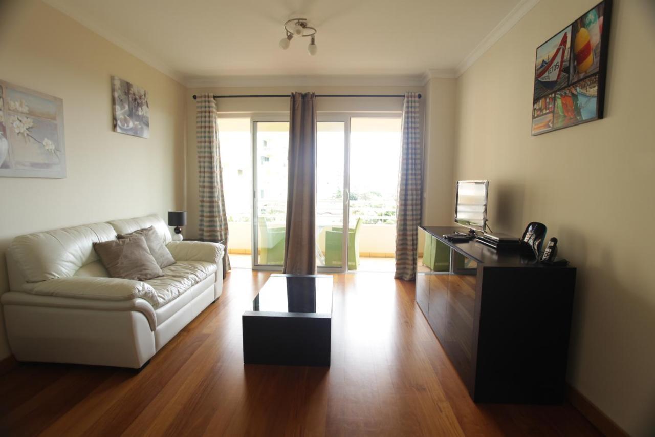 One Bedroom Holiday With Balcony And Pool Apartment