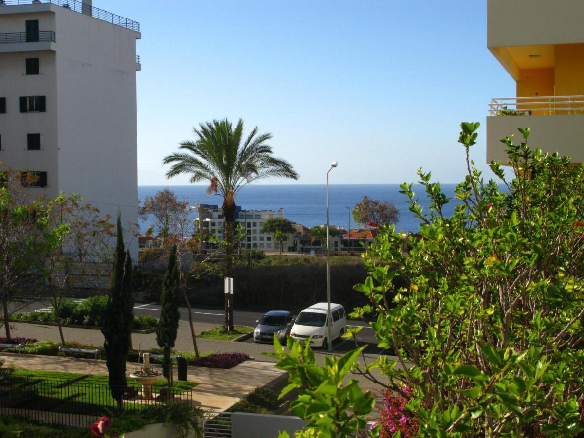One Bedroom Holiday With Balcony And Pool Funchal (Madeira)