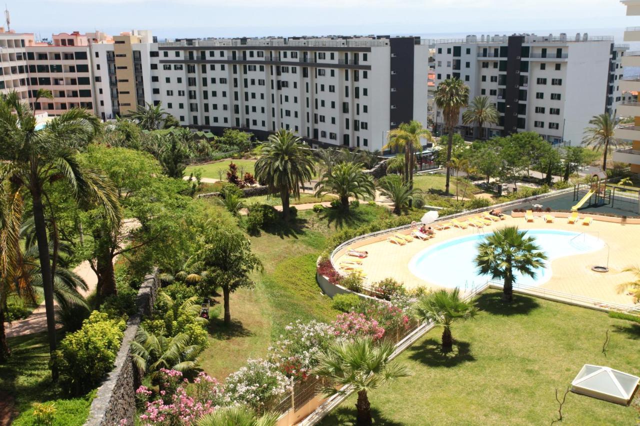One Bedroom Holiday With Balcony And Pool Apartment *