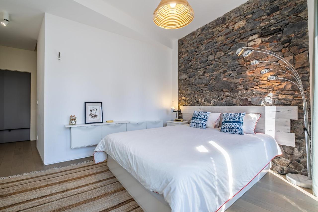 Casa Do Luar - By Wehost *