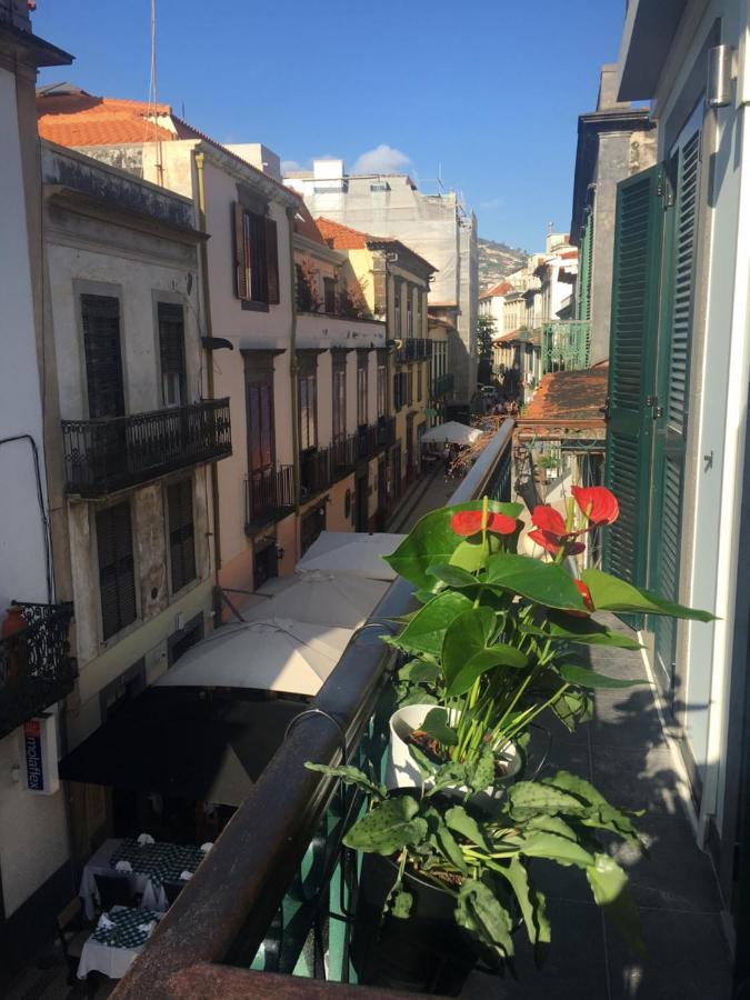 Rua Da Carreira 143 *